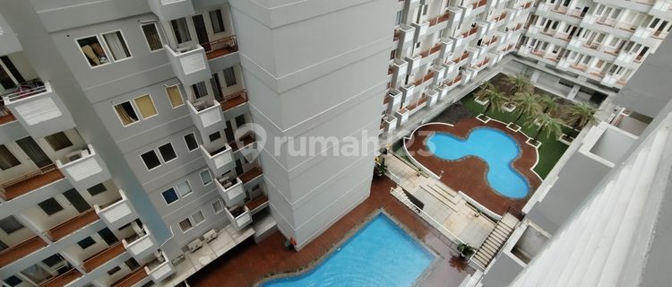 Apartment Furnishing Sentul Tower Apartment with Swimming Pool View Behind Aeon Mall Sentul City, Bogor 1
