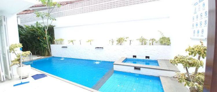 Villa Estetik Private Pool Dekat Tol Dan Aeon Mall Sentul City, Bogor 1