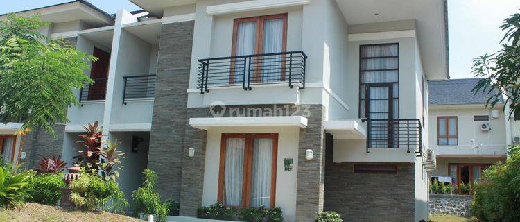 Rumah 2 Lantai Furnished di Villa Panbil, Batam 1