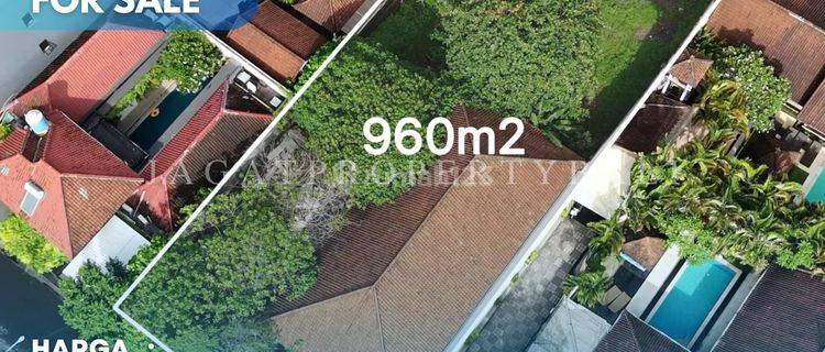 Dijual Tanah 960 m² Seminyak, Bali 1