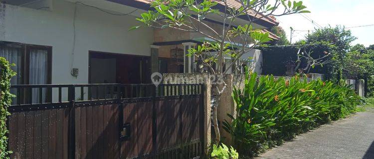 Di Jual Rumah Strategis Jimbaran 1