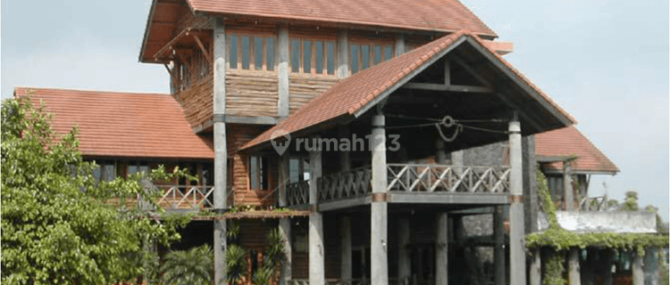 Villa Mewah Cocok Untuk Berlibur di Lembang Bandung Area  1