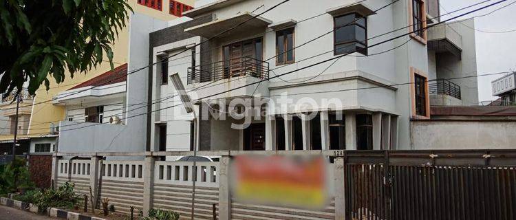 DIJUAL RUMAH 2,5 LT SIAP HUNI KELAPA GADING, JAKUT 1