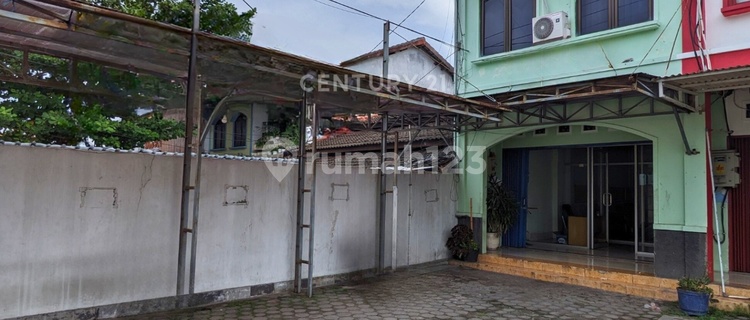 2-Story Shophouse on Candi Gebang Street, Wedomartani, Suitable for Business 1