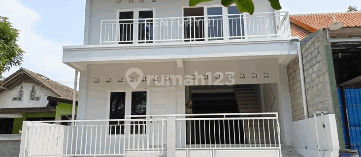 Dijual Rumah Design Ruang Usaha Dekat Green Hills 1