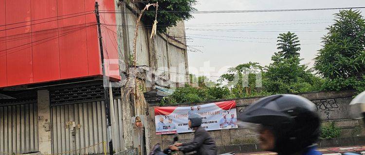 SHOPHOUSE IN THE CENTER OF DENPASAR CITY 1