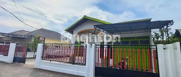 RUMAH HUNIAN LUAS DENGAN PARKIR LUAS 8 MOBIL PONTIANAK KOTA DR WAHIDIN 1