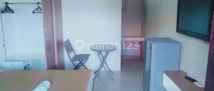 Boarding House Near Sunset Road 1