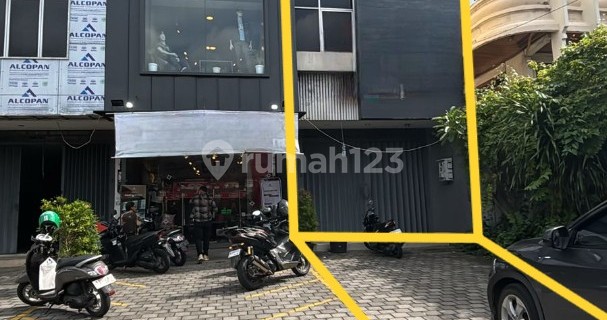 For Rent, Beautiful 3-Story Shop House in Central Gatot Subroto, Denpasar, Bali 1