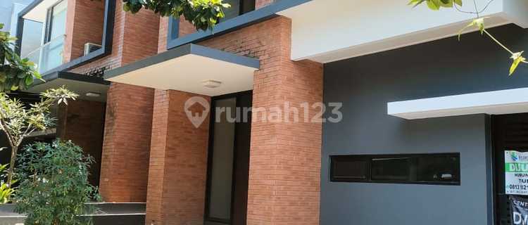 For Sale House in Discovery, Flamine Cluster, Bintaro 1