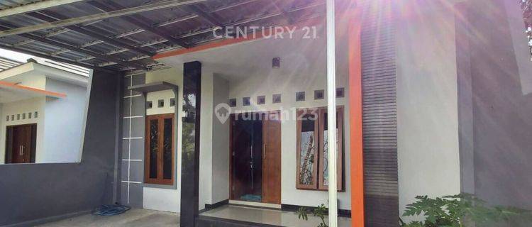 Rumah Minimalis Dalam Perumahan Dengan Suasana Asri View Sawah 1