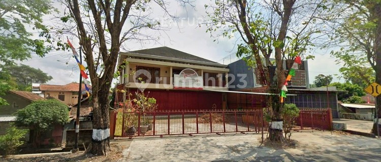 2-Story Shop House on Bantul Roadside, an Ideal Location for Business 1