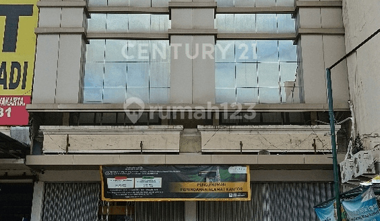 For Sale 2 Three-Story Shophouses in the Center of Yogyakarta City 7M Negotiable 1