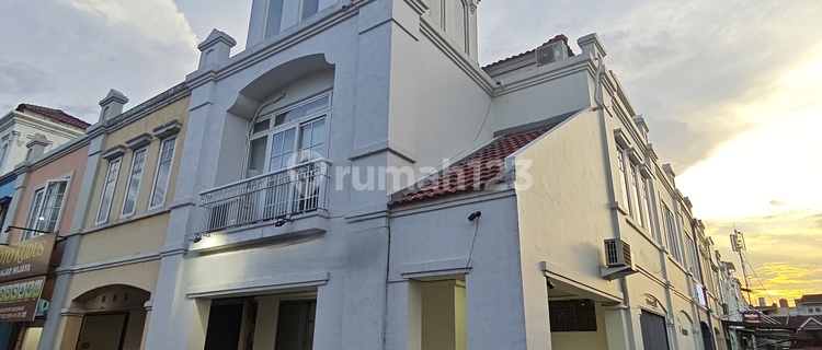 Shop House Full Renovation In Banjar Wijaya 1