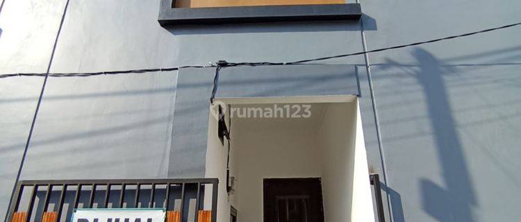 Rumah 2 Lantai Unfurnished SHM di Salemba Paseban Jakarta Pusat, Jakarta Pusat 1