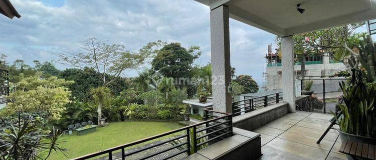 Rumah Mewah Berdesign Tropical Resor Dago 1