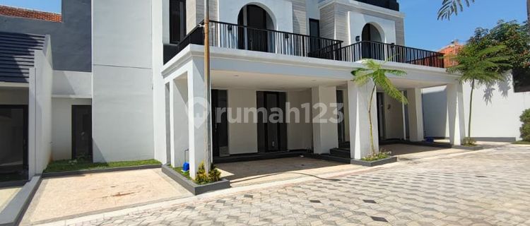 Rumah Baru 3 Lantai Siap Huni 1
