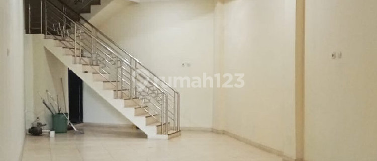 2-Story Shophouse Suitable for Business & Residence in Ciracas, East Jakarta 1