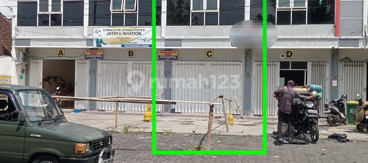 FOR RENT, SHOPHOUSE ON AMPELDENTO MAIN ROAD 1