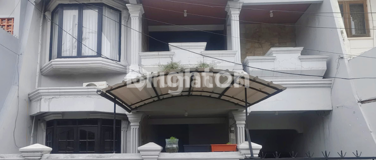 Dijual Rumah Dekat Aldi's Burger Cempaka Putih 1