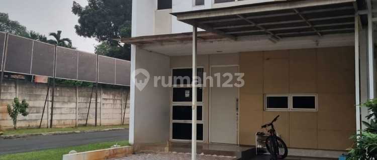 Good 2-story hook house ready to occupy, strategic location in Grand Wisata Bekasi. 1