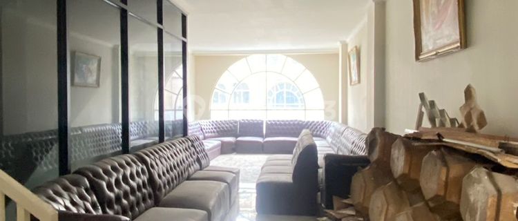 3-story ready-to-use strategic shop house in Galaxy Grand City Bekasi 1