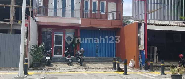 Ready-to-Use 2.5-Storey Shop House Strategically Located in Pondok Kelapa, East Jakarta 1