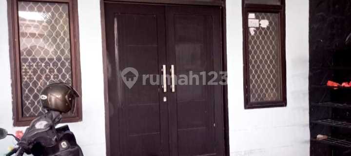 Rumah 2 lantai tanah luas siap huni di jati asih Bekasi 1