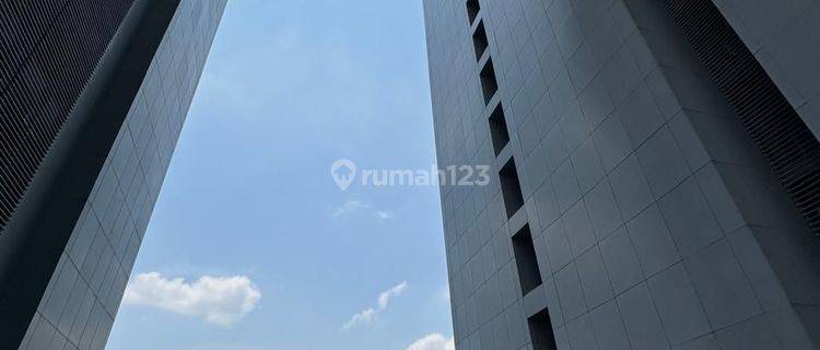 Dijual Apartemen Holland Village 4 Kamar Tidur Baru Unfurnished Siap Huni Pet friendly 1