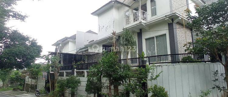 Rumah Hook 2 Lantai Jalan Kemayoran Cemorokandang Malang 1