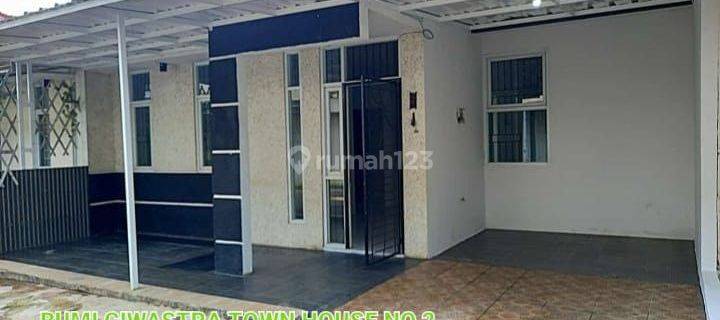 Rumah Bagus Ciwastra Town Hous One Gate System 1