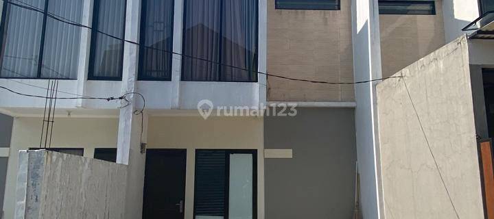 Rumah 2 Lantai Bagus Semi Furnished SHM di Bojongsoang, Bandung 1