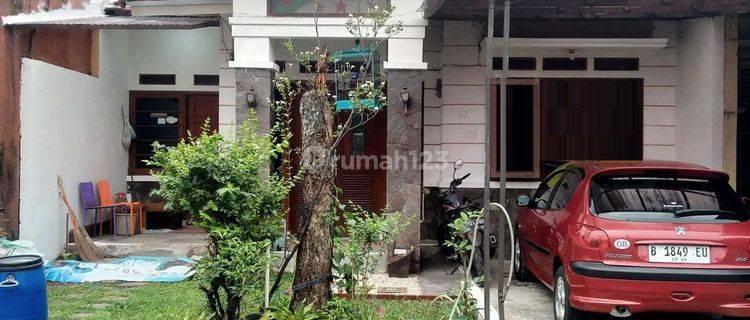 Rumah Bagus Siap Huni Semi Furnished SHM di Gede Bage, Bandung 1