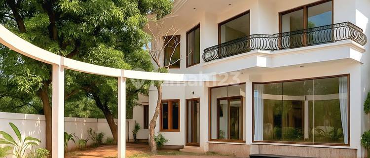 Rumah Mewah Siap Huni Dan Terawat, Dalam Komplek, Unit Hook 1