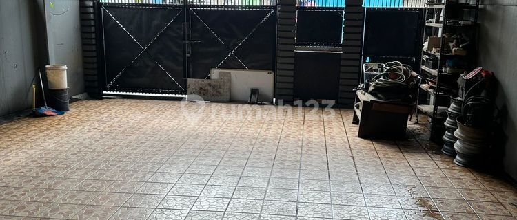 Dekat Summarecon Mall Bekasi Rumah di Margamulya Bekasi 1