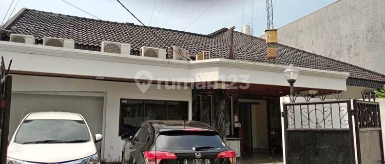 House in Taman Mpu Tantular Senopati, South Jakarta 1