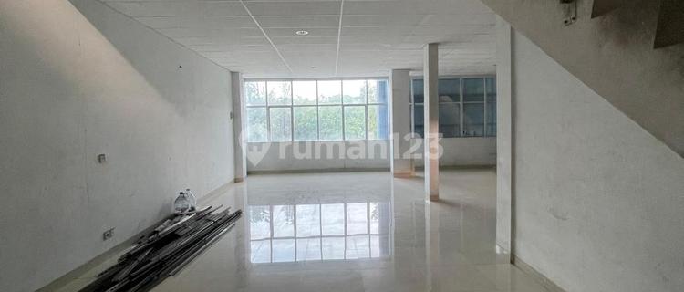 3-Story Shop House in BSD Taman Tekno, Ready to Use, Strategic Location 1