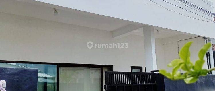 Dijual Rumah 2 Lantai - Baru Direnovasi Berlokasi Di Monang Maning - Denpasar Bali  1