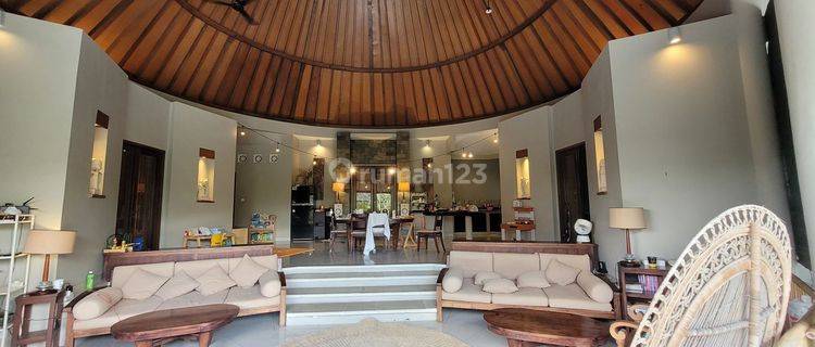 Dijual Villa Mewah Berlokasi Di Seminyak - Bali  1