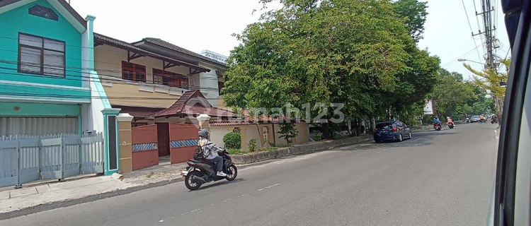 Disewakan Rumah Klasik Siap Pakai Tengah Kota Solo 1