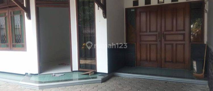 Rumah Minimalis 2 Lantai Dalam Komplek Turangga 1