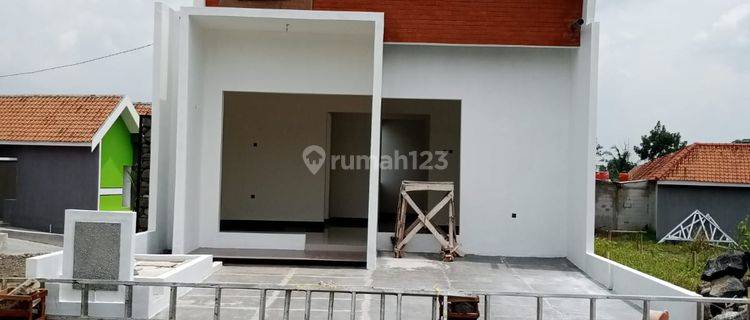 Di Jual Rumah Indent Posisi Paling Depan Langsung Ke Jalan Raya