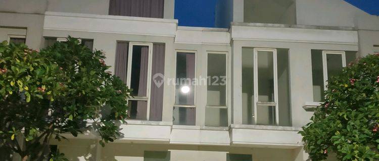 Rumah Dijual Murah Cepat Semi Furnished Bagus di jalan Adelaide , Tandes 1