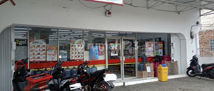 Mainroad Cihanjuang Cimahi Shop House for Rent, Currently Occupied by Alfamart 1