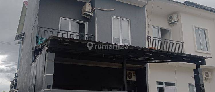 Rumah 2 Lantai Shm Dengan Fasilitas Umum Kolam Renang 1