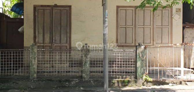 Rumah Tua Di Tengah Kota Manado Hadap Jalan Raya 1