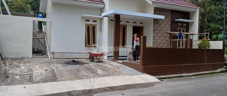 Rumah Minimalis Modern Dekat Cebongan Margomulyo Seyegan Sleman 1