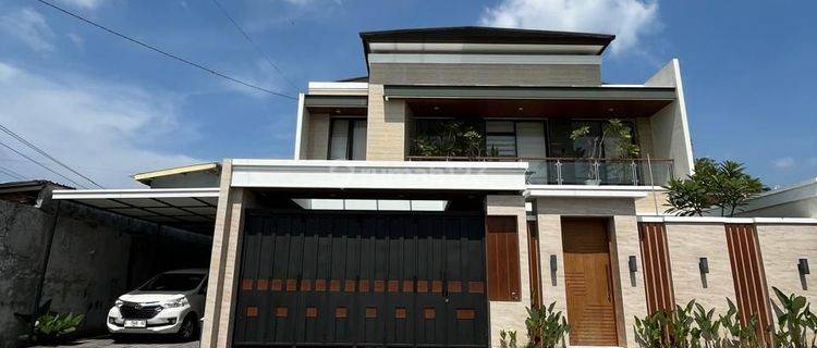 Rumah Mewah 2 Lantai Dengan Kolam Renang Di Jalan Gito Gati Sleman 1