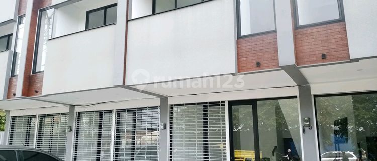 Dijual Ruko Baru Lokasi Strategis Ramai 1