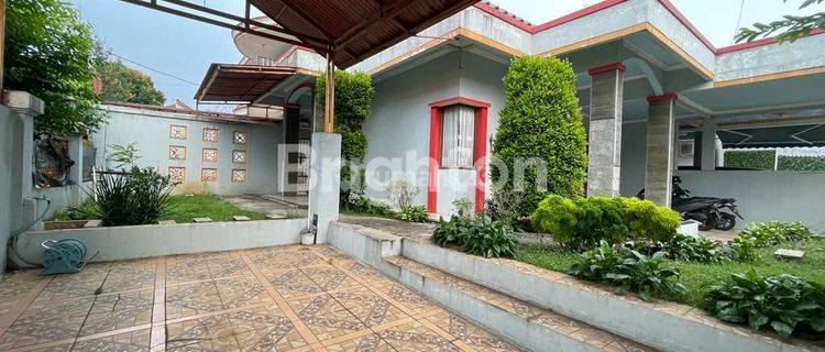 RUMAH CANTIK DAN BERSIH SIAP PAKAI 2 LANTIA 1